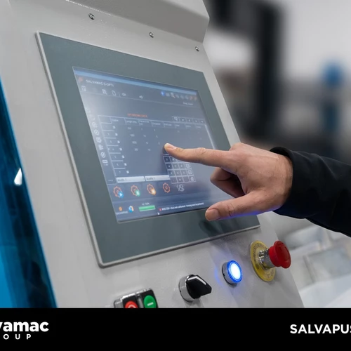 Salvamac SalvaPush_2000 automatikus optimalizáló leszabó körfűrészgépek